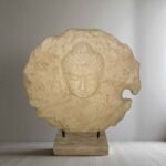 Round Buddha stand